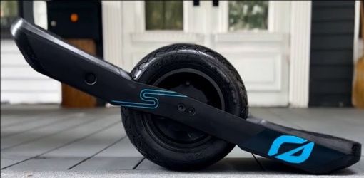 ONE WHEEL GT S-SERIES + HYPERCHARGER IN excellent CONDITION