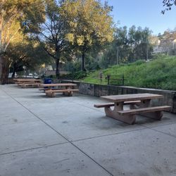 Looking For 2016 Dodge Ram 1500 HEMI Truck Bed