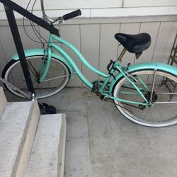 Old-Fashioned Beach Cruiser