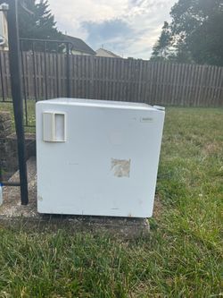 Small Sanyo refrigerator