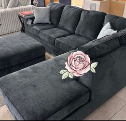 💞OM 💞  Brand New// 2piece luxury 🛋️ sectional, modern couch