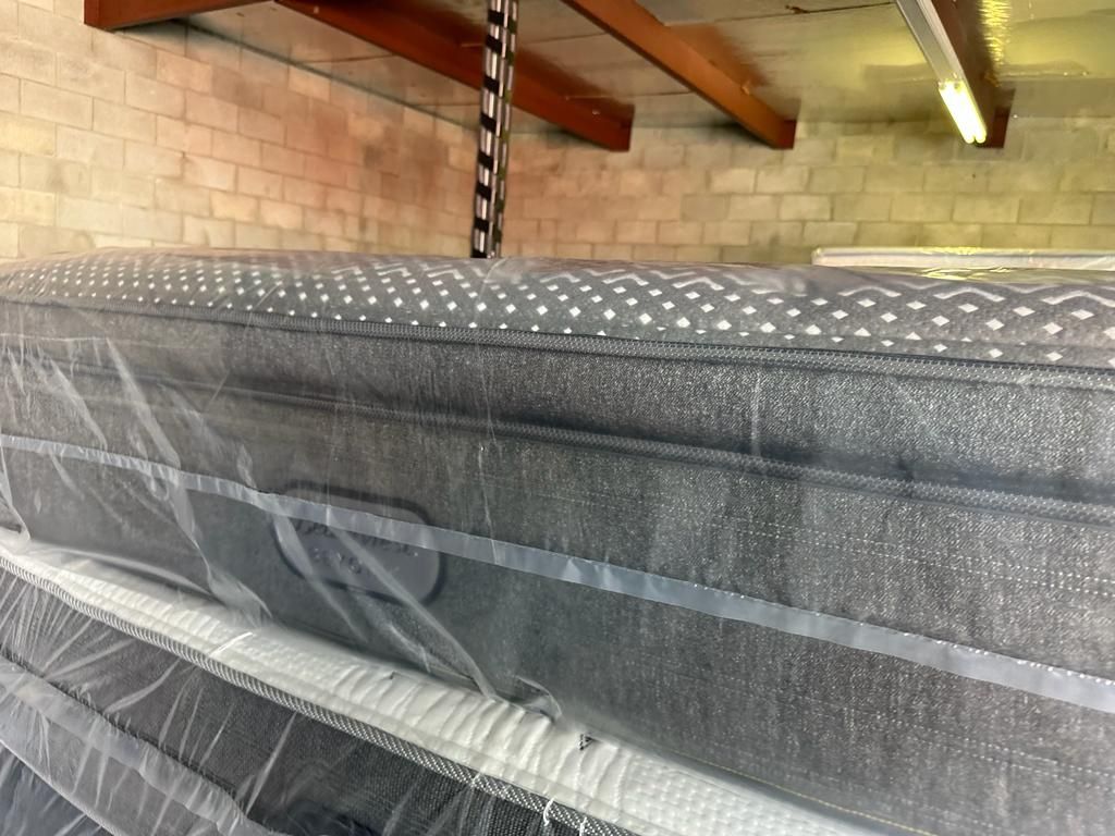 King Mattress Pillow Top BeautyRest Beyone 16” Inches Offers $899
