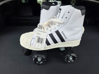 Super star 82 roller skate brand new size 5.5 womem
