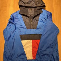 Raincoat/windbreaker by Tommy Hilfiger (M)
