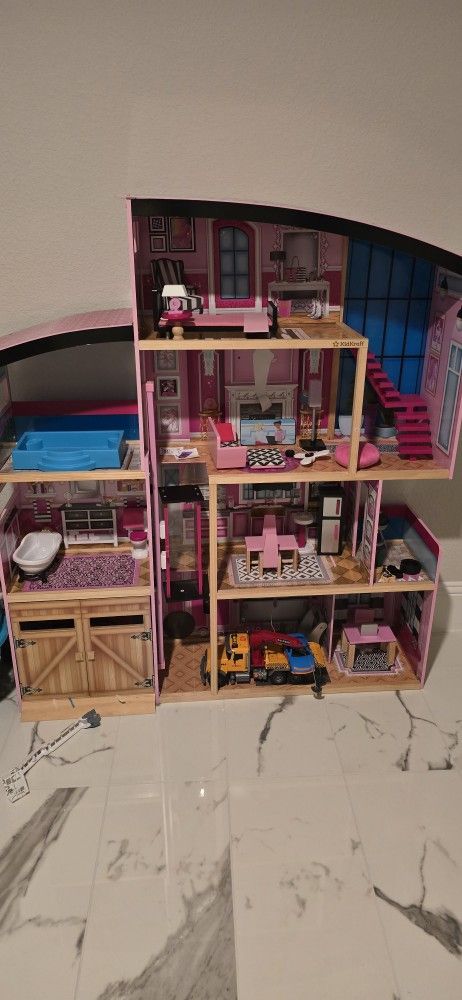 Doll house