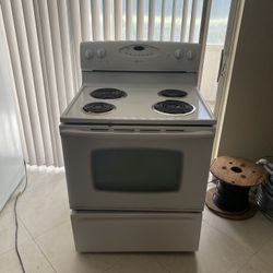 Maytag Stove White $100