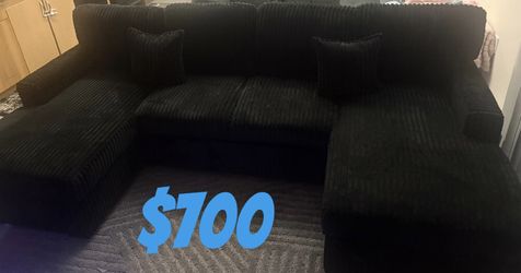 Sectional couch with pull out bed