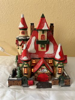 Christmas little light house (Route 1 North Pole)