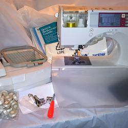 Brother SE-270D Sewing Embroidery Machine Disney Designs Mickey Minnie