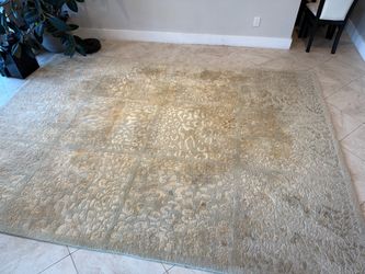 Area rug  100% wool