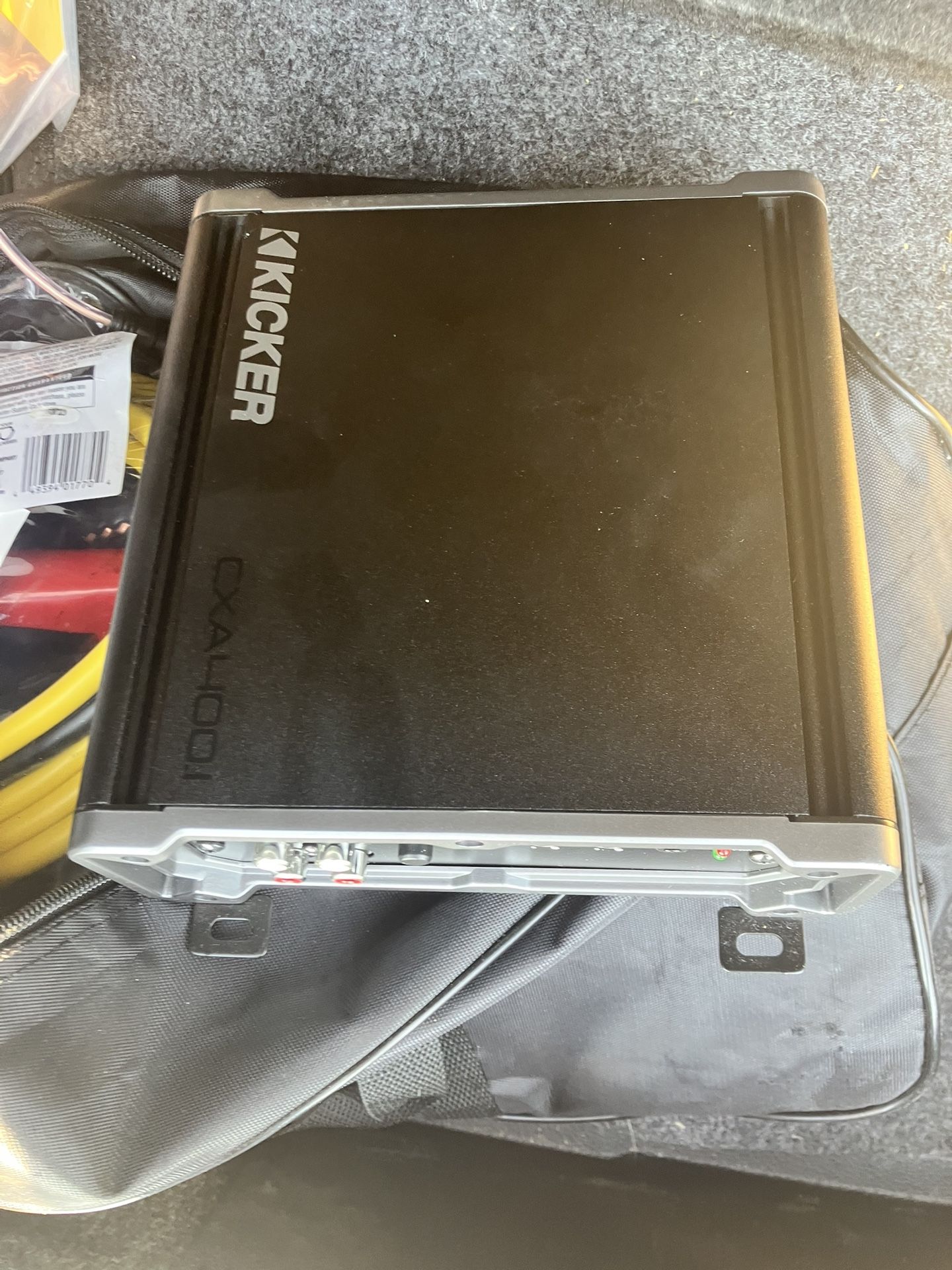 Kicker 800Wat amp, With amp kit