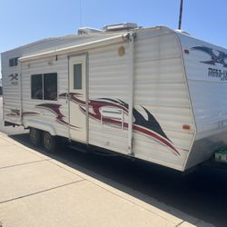 2007 Mega Lite 25ft Toy Hauler 