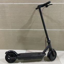 OFFERS Electric Scooter — 20/25mph • 18 Mile Range 