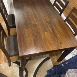 Dinning Table 