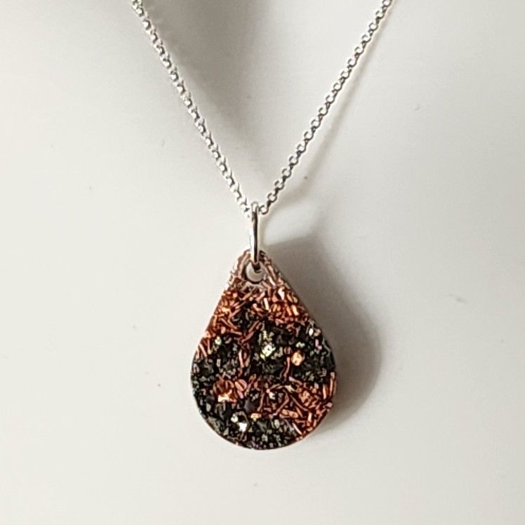 Orgonite Pendant with Pyrite & Carnelian – EMF Protection, Energy Balance, Copper & Resin, 925 Sterling Silver Chain, Handmade Crystal Necklace


Desc