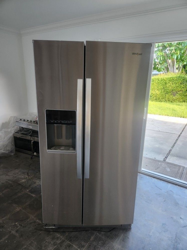 Whirlpool 1 Year Old Stainless Steel Side By Side Refrigerator