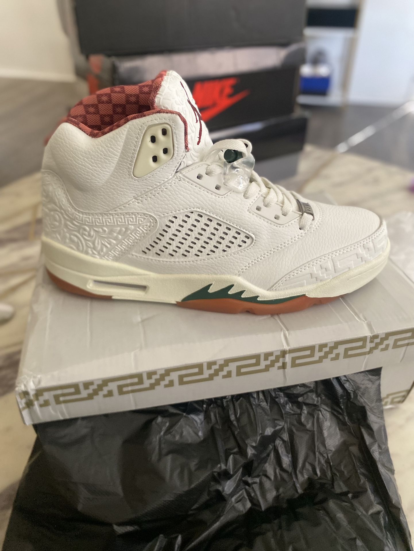Air Jordan Retro 5 El Grito Sail