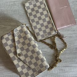 Louis Vuitton Purse 