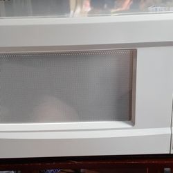 GENERAL ELECTRIC MICROWAVE EXCELLENT WORKING CONDITION 1.4 C.F. CLICK ON PICTURE YOU WILL GET FULL PICTURE SIZE 
