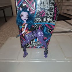 Monster High Doll - Avea Trotter Freaky Fusion Hybrid