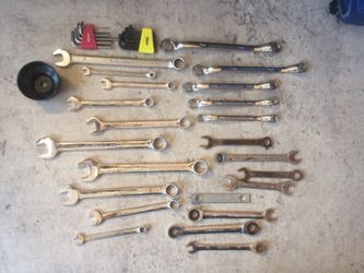 Lot of assorted combination wrenches