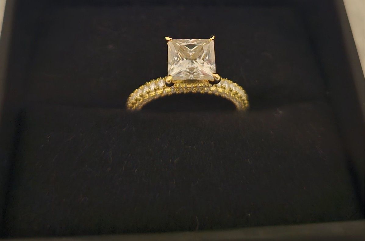 2 Carat Moissanite Ring