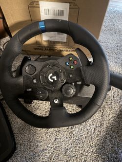 Logitech G923 Racing wheel with pedals - Xbox/PC