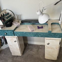 Nail Desk  