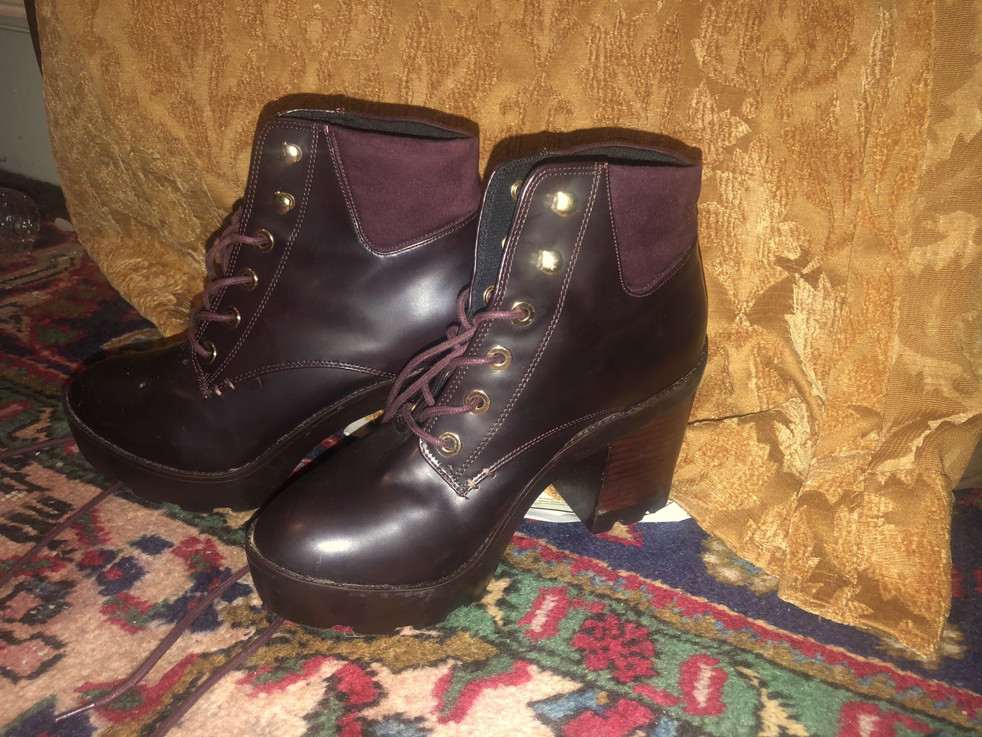 Women's Aldo Shoes Purple Lace And Up Platform Ankle Boots Fits Size 7.5