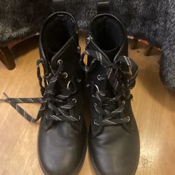 UGG Mixed Leather Boots Woman Size 7.5 