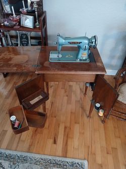 Deluxe Home Mark Mid 20th Century Sewing Machine 