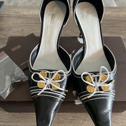 Used Louis Vuitton Monogram Buttons Heels In Black 38”