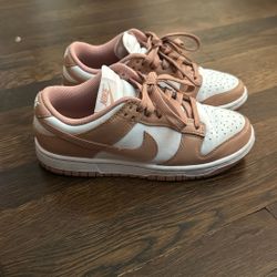 Nike Dunks 