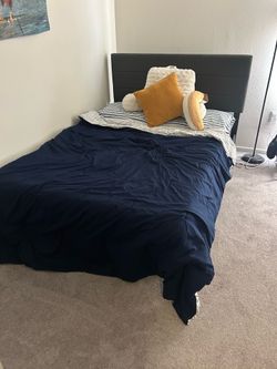 Zinus upholstered Bed Frame - Full size