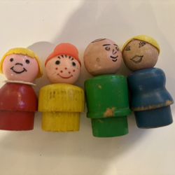 1970's Vintage Fisher Price Little People people & furniture pieces