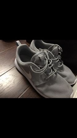 NIKE ROSHE RUN SIZE 10
