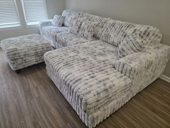The BIGGEST! Brand New Byers Market SILVER ICE SUPER SIZED 3pc Sectionals (Tax included)