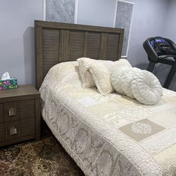 Queen bedroom set