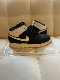 Air Jordan 1 Mid GS "Arctic Punch" - Size 6Y (Fits Women's 7.5)