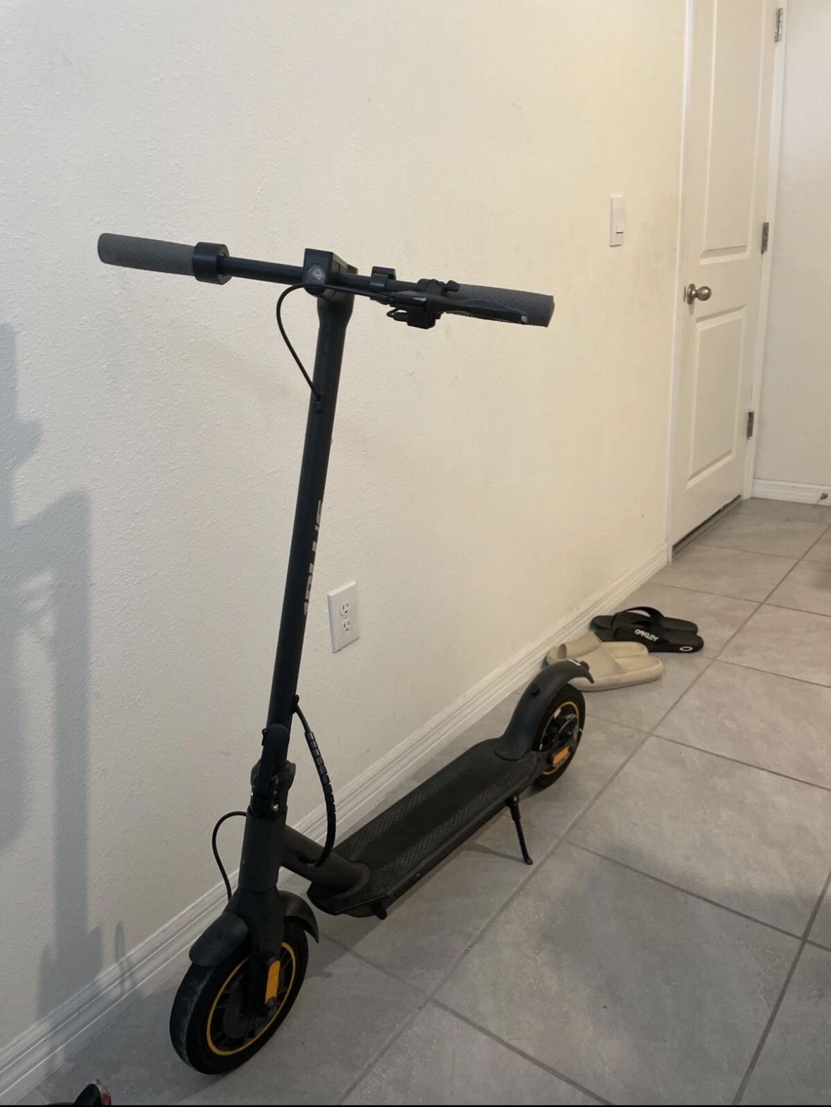 1 Plus Scooter. 