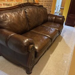 🛋️ Brown Leather Ashley Furniture 3 Piece Couch Set– Great Condition! !🛋️