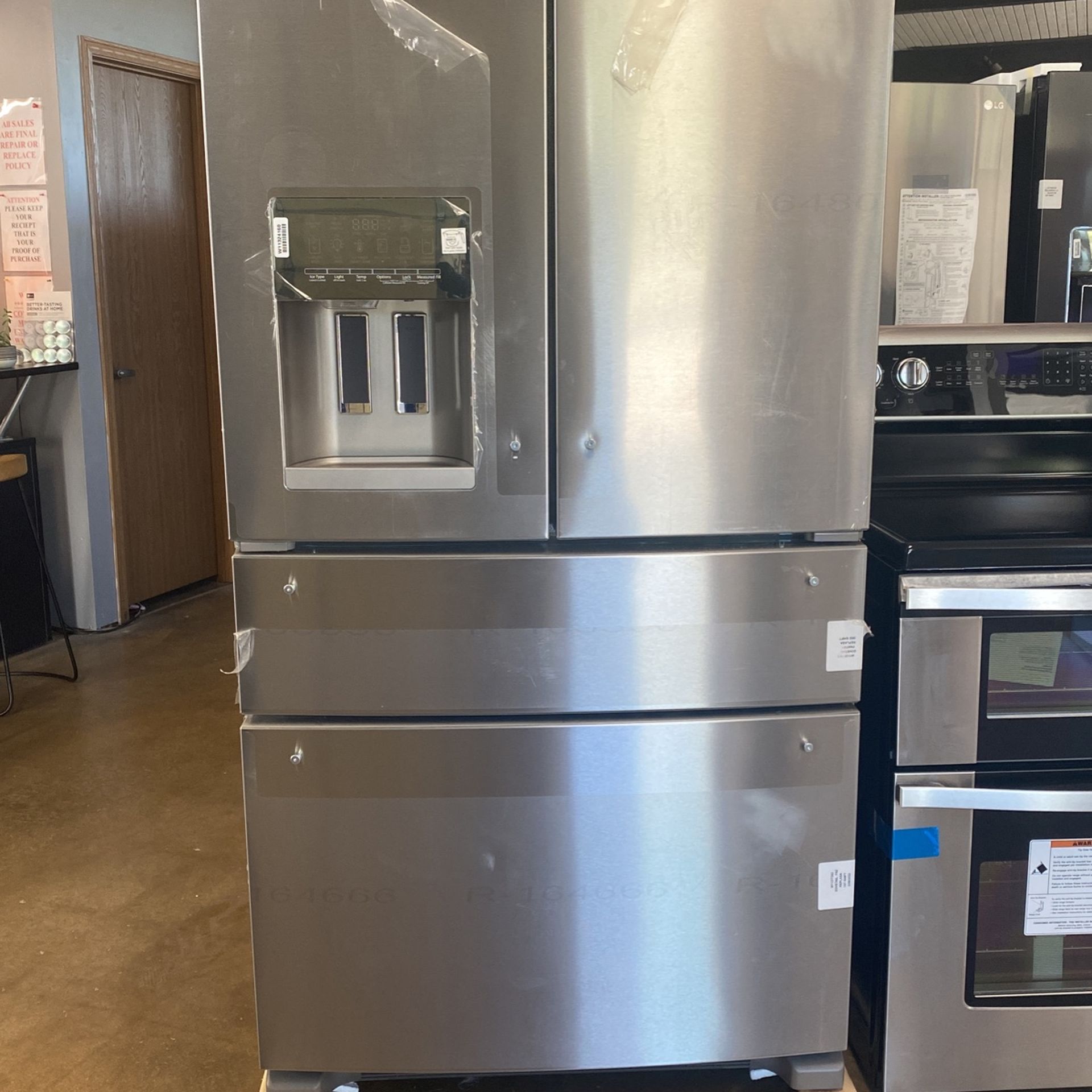 Whirlpool Set Electric Stove And Fridge