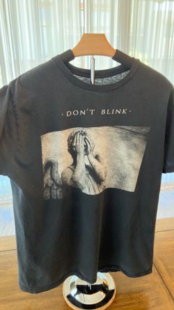 Doctor Who "Don't Blink" Weeping Angel Graphic T-Shirt - Black, Size M