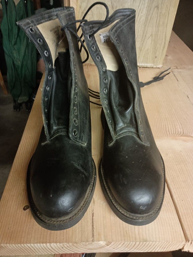 Steel Toed Military Combat Boots 1990s
