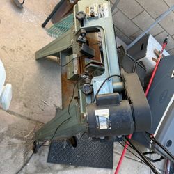 Metal cutting Bandsaw