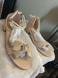 Girls shoes