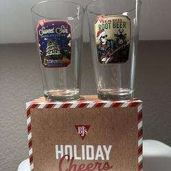 BJ's Brewhouse Restaurant Set of 2 Holiday Pint Size Beer Glasses 2025 Release