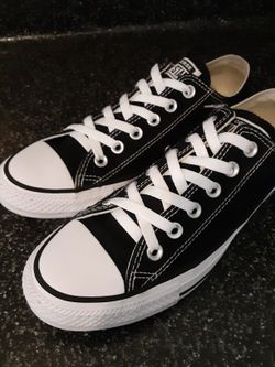 Converse womens 8 Great Condition