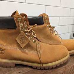 Timberland 12M Boots Like New Size 12 Leather Boot Pair Work Shoes Non Steel Toe 10061 Wheat Premium Men's Open Box