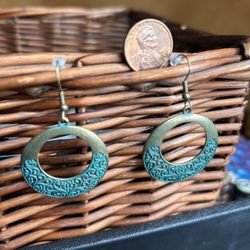 Circular Earrings With Turquoise Filigree